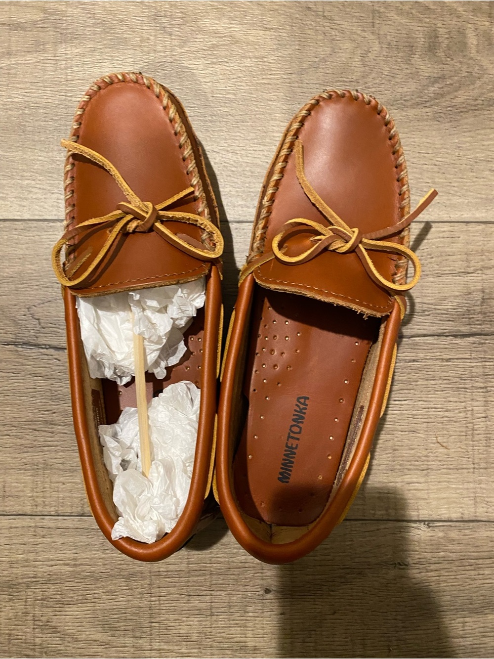 Minnetonka Mens Double Bottom Cowhide Driver Smooth Leather Chestnut Lariat 8M